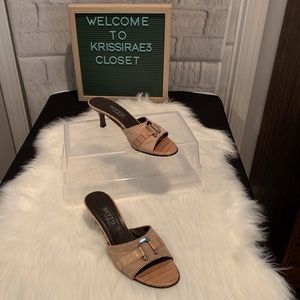 Ditto by Van Eli Tan Kitten Heels Size 7.5